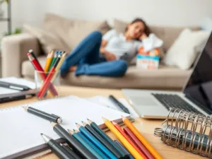 Umowa o pracę i umowa zlecenie a chorobowe – co musisz wiedzieć?