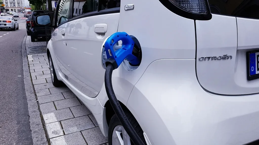 Jak przygotować firmowy parking do ładowania samochodów elektrycznych